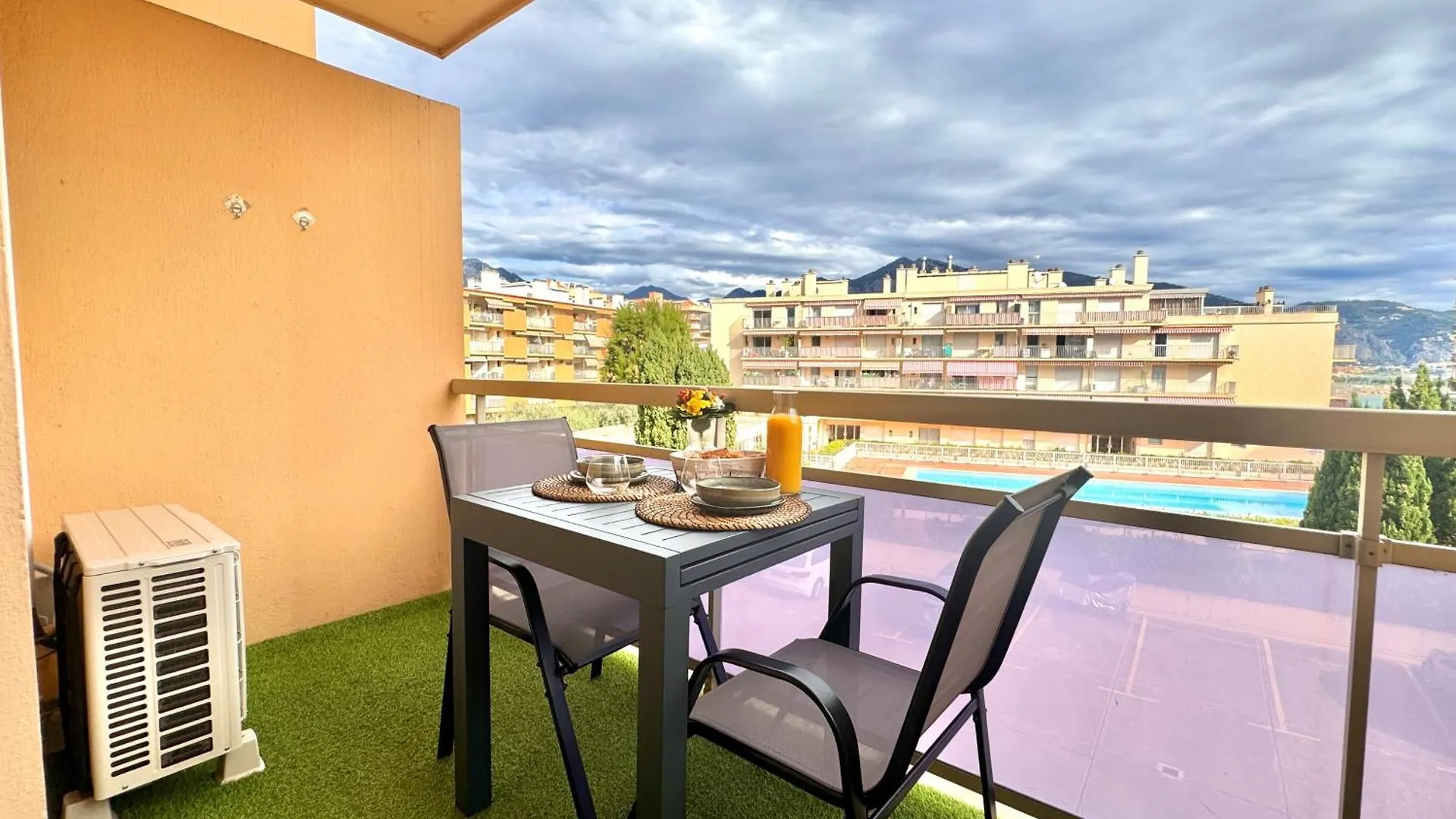 Charming 2-Rooms Apartment - Walk To Beach, Near Monaco & Menton Roquebrune-Cap-Martin 0*,  France